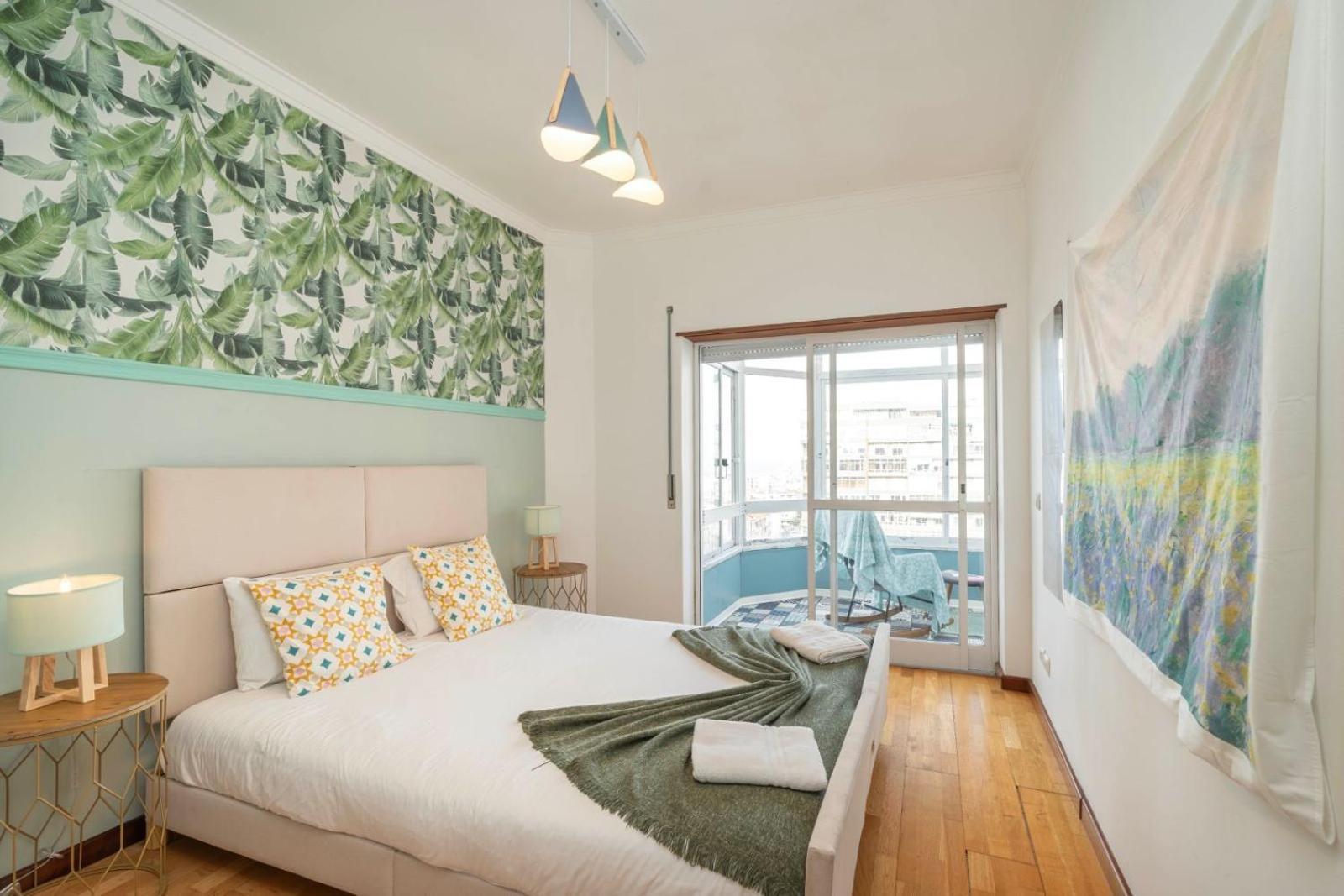 Cozy Apartment In Central Almada W Swing Chairs Zewnętrze zdjęcie