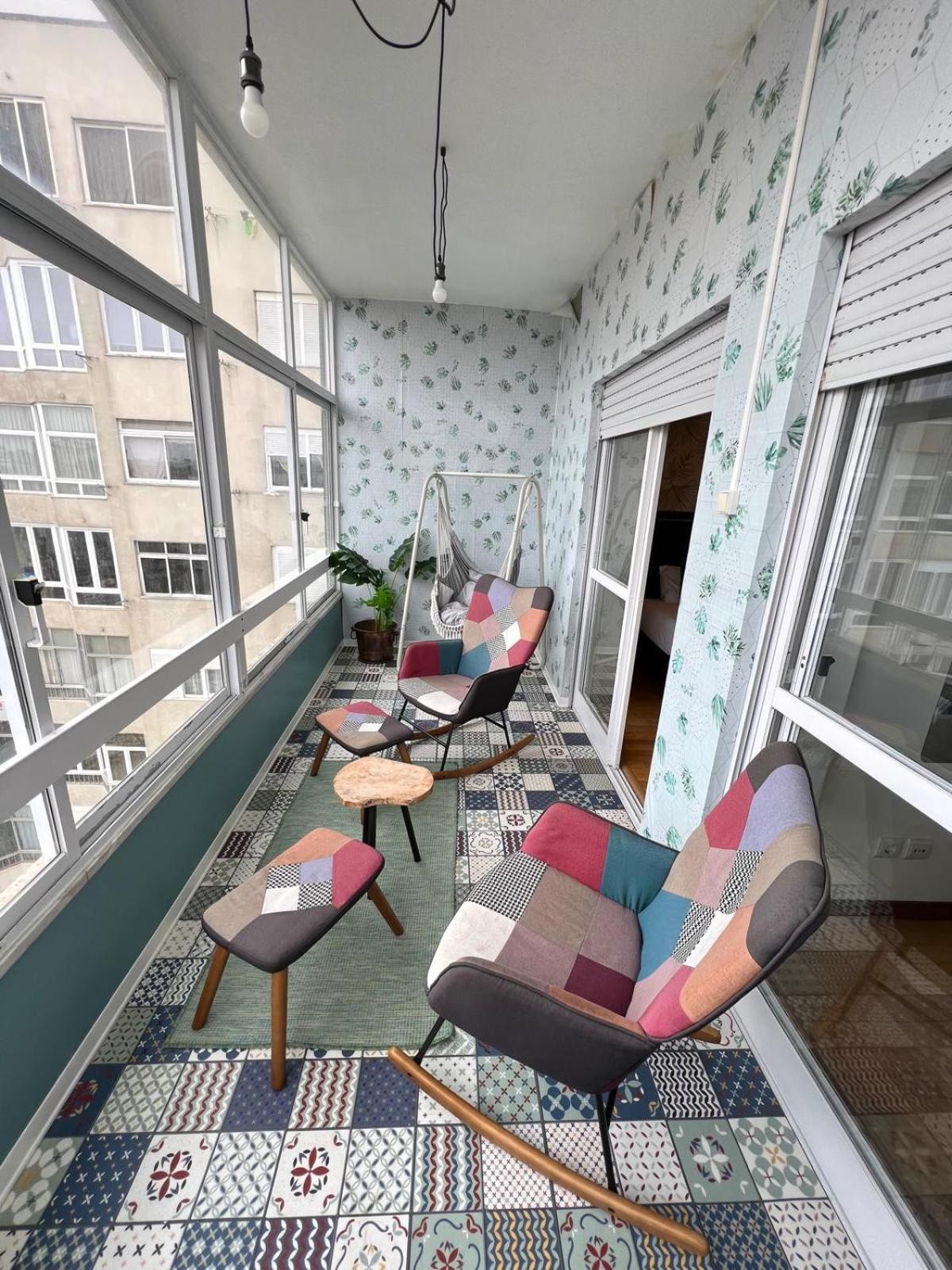 Cozy Apartment In Central Almada W Swing Chairs Zewnętrze zdjęcie