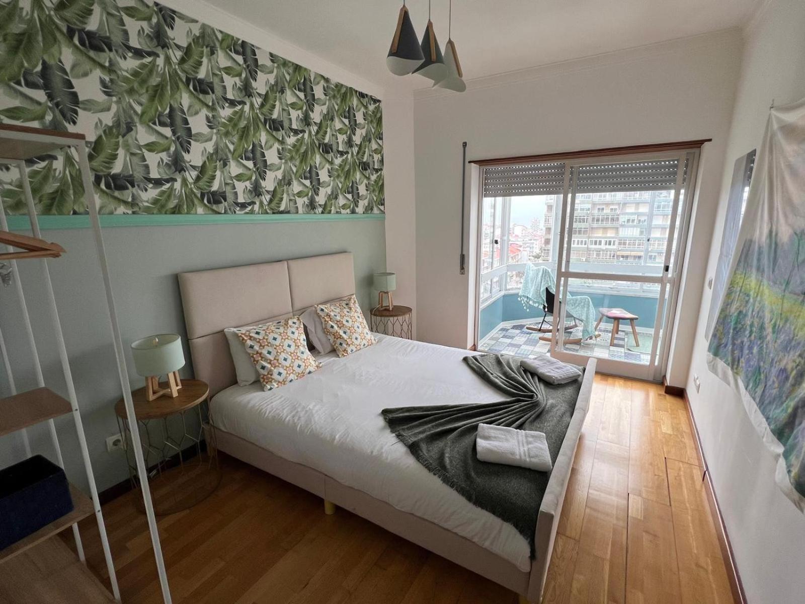 Cozy Apartment In Central Almada W Swing Chairs Zewnętrze zdjęcie